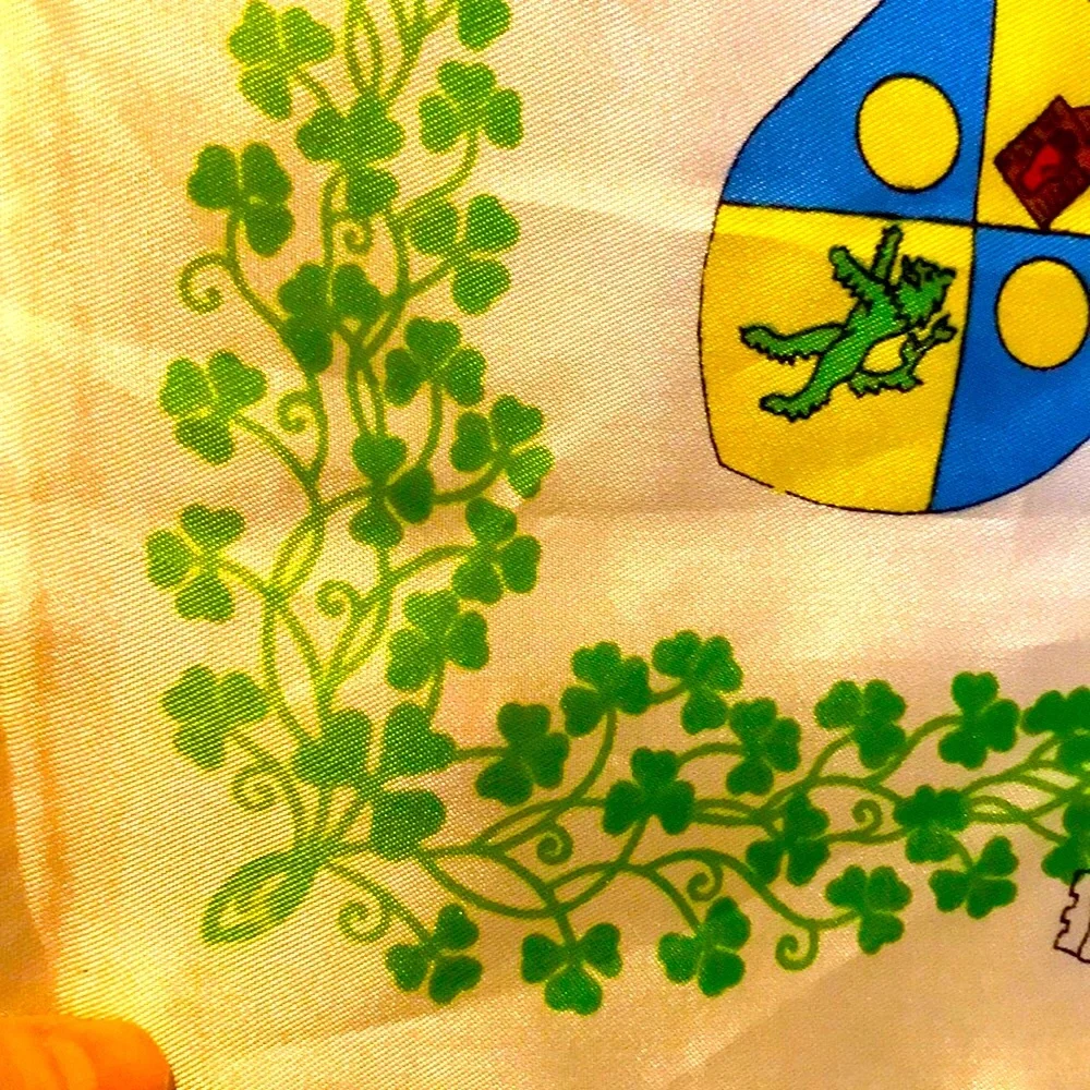 Rare IRELAND 26” Scarf Irish towns crests coats of arms shamrocks VINTAGE